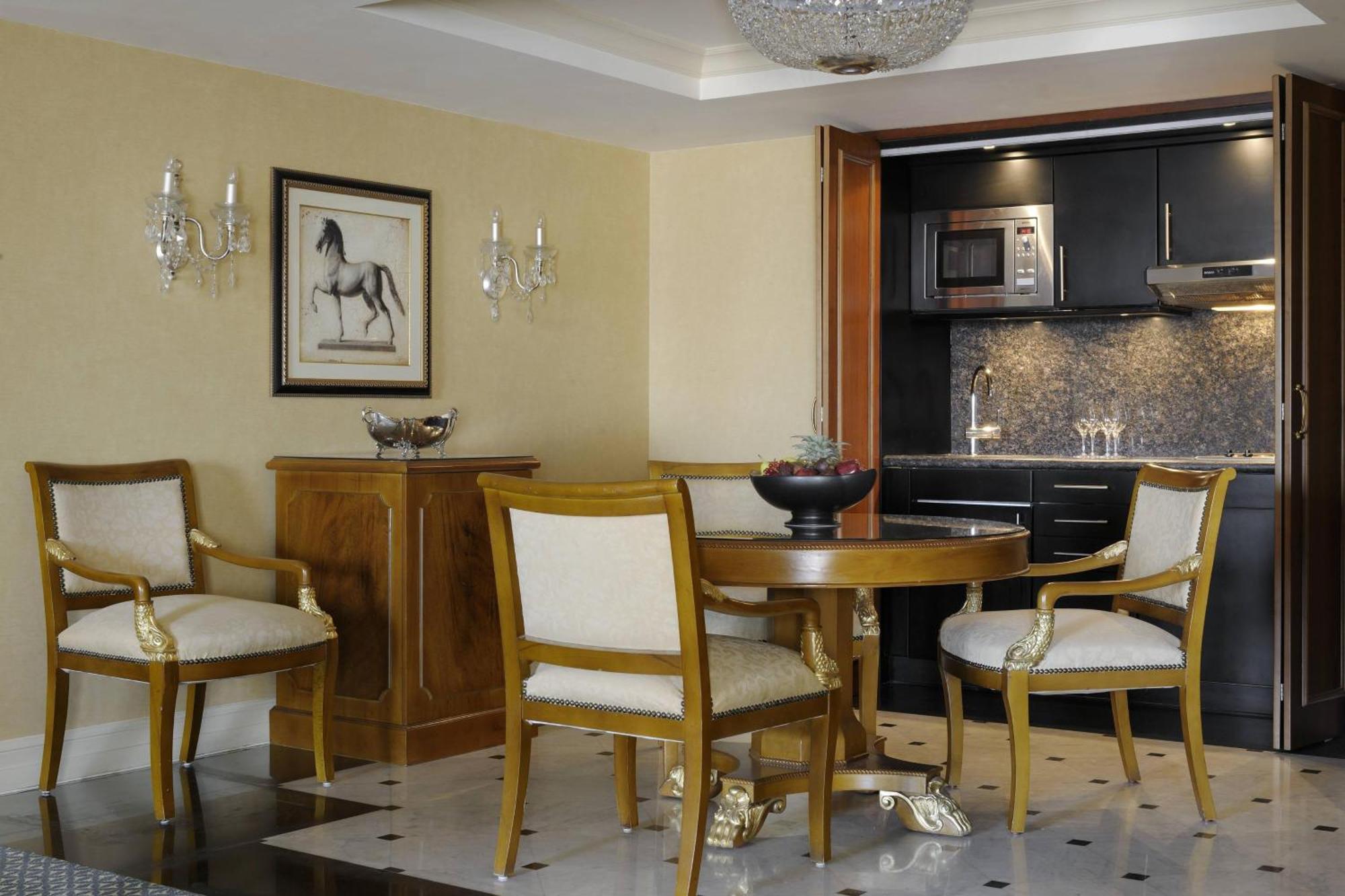 Suite Ambassador con 1 Letto King-Size e Balcone